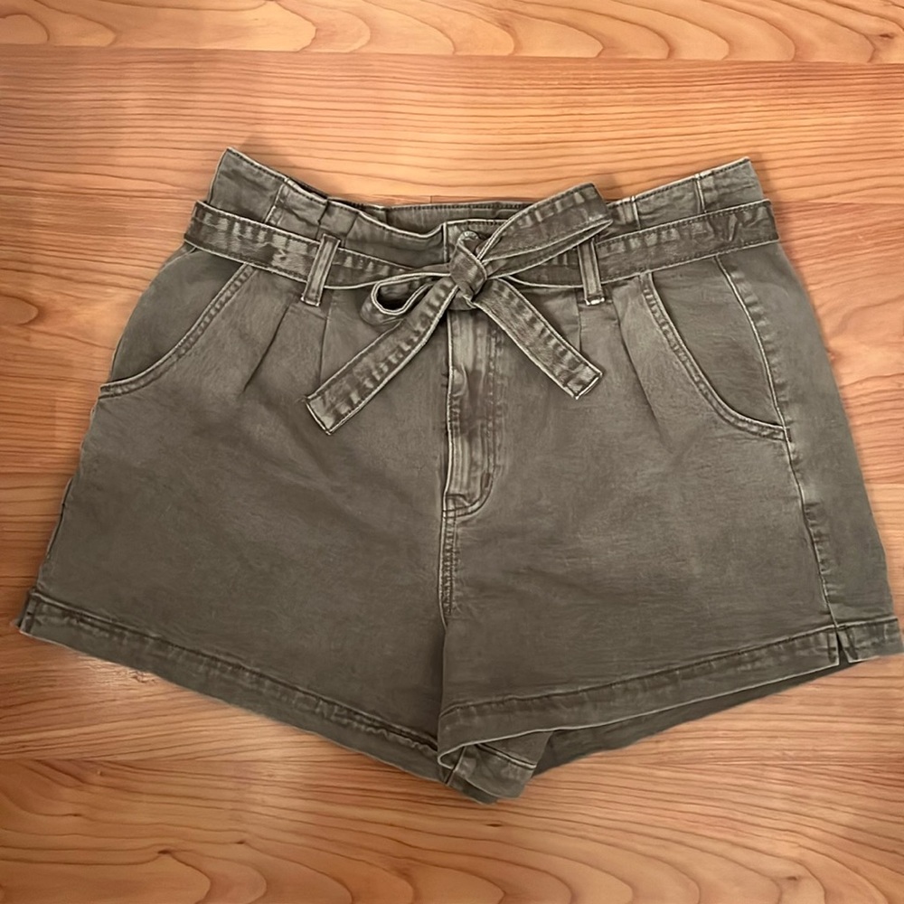 American eagle olive green tie waist shorts